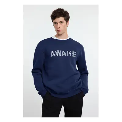 Trendyol Navy Blue Oversize/Wide Cut Fleece Inside/Warm Text Embroidered Sweatshirt