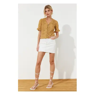 Trendyol Mink Embroidered Buttoned Woven Blouse