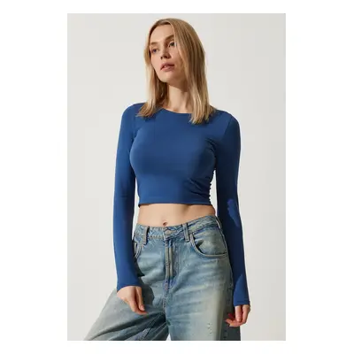 Happiness İstanbul Women's Indigo Blue Crew Neck Basic Crop Knitted Blouse