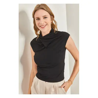 Bianco Lucci Women's Collar Gathered Sandy Fabric Blouse