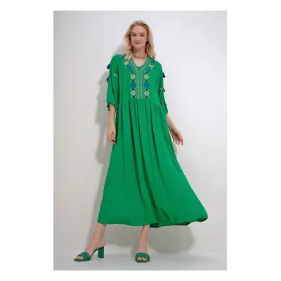 Trend Alaçatı Stili Women's Green V-Neck Embroidered Tassel Detailed Woven Dress