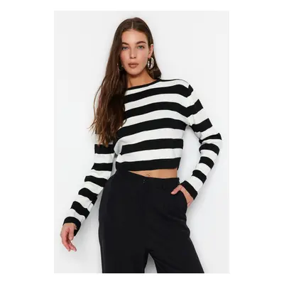 Trendyol Black Crop Základní pruhovaný pletený svetr