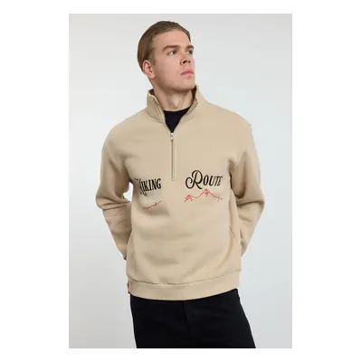 Trendyol Beige Oversize/Wide Cut Text Embroidered Polar Fleece Inside Stand Collar Zippered Swea