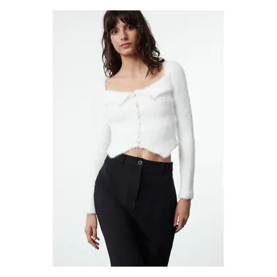 Trendyol Ecru Crop Fuzzy Knitted Cardigan