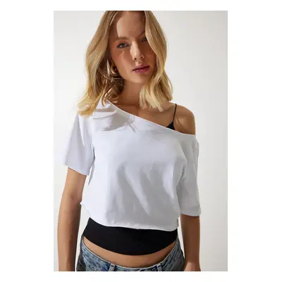 Happiness İstanbul Women's White Boat Neck Basic Crop Knitted T-Shirt