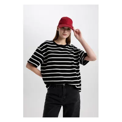 DEFACTO Oversize Fit Wide Mold Crew Neck Striped Combed Cotton Short Sleeve T-Shirt