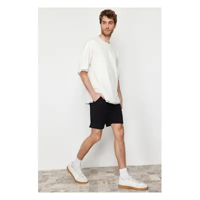 Trendyol Black Regular Cut Basic Shorts