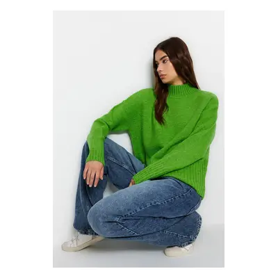 Trendyol Green Wide Fit Soft Textured Basic Knitwear Sweater