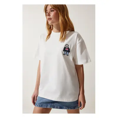 Happiness İstanbul Women's White Crew Neck Embroidered Oversize Knitted T-Shirt