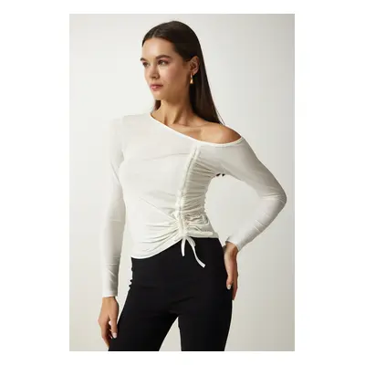 Happiness İstanbul Women's White Gathered Detailed Knitted Blouse