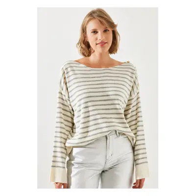 Bianco Lucci Women's Striped Shoulder Buttoned Sweater