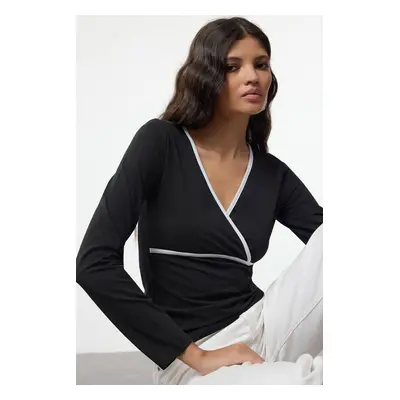 Trendyol Black Piping Detailed Fitted/Body-Sit Regular Knitted Blouse