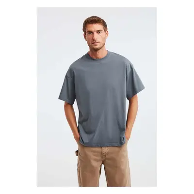 GRIMELANGE Jett Men's Oversize Fit 100% Organic Cotton Thick Textured Crew Neck Light Gray T-shi