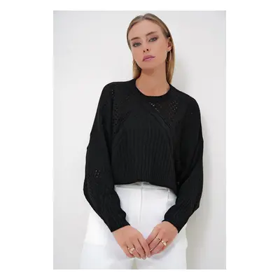 Trend Alaçatı Stili Women's Black Crew Neck Hair Knitting Patterned Hole Openwork Crop Sweater