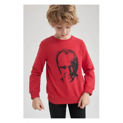 DEFACTO Boy&#39;s Atatürk Printed Crew Neck Red Sweatshirt