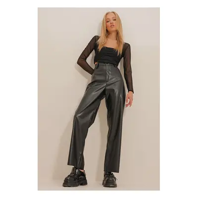 Trend Alaçatı Stili Women's Black Double Pocket Palazzo Leather Trousers