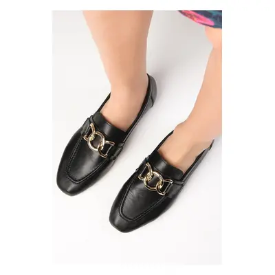 Mio Gusto Dakota Genuine Leather Black Color Chain Accessory Blunt Toe Women's Loafer Shoes