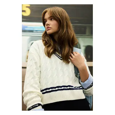 DEFACTO Cool Regular Fit V Neck Hair Knit Striped Knitwear Sweater