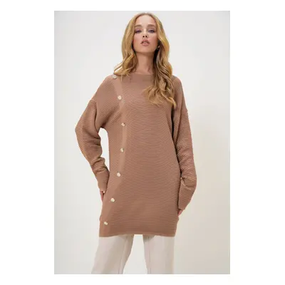 Trend Alaçatı Stili Women's Biscuit Crew Neck Gold Button Detailed Knitwear Tunic