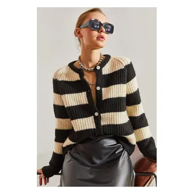 Bianco Lucci Women's Striped Buttoned Knitwear Cardigan