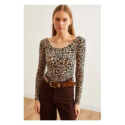 Olalook Women's Leopard Beige Wide Collar Camisole Blouse