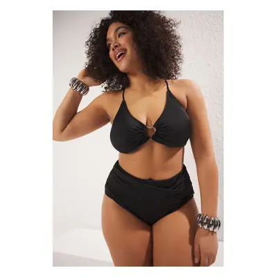 Trendyol Curve Black Heart Accessory Detail Strapless Plus Size Bikini Above