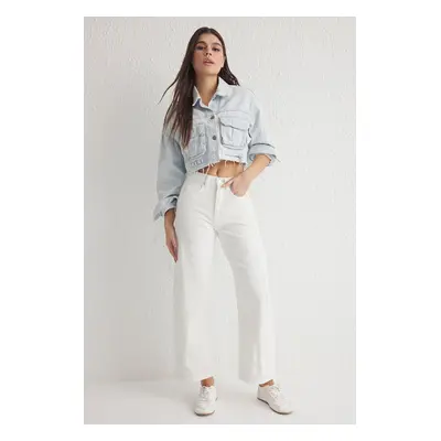 Trendyol White Stitch Detail High Waist Barrel Baggy Jeans