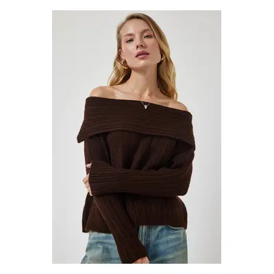 Happiness İstanbul Women's Brown Madonna Collar Knitwear Sweater