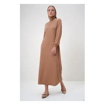 Trend Alaçatı Stili Women's Beige Turtleneck Burgundy Fabric Long Dress