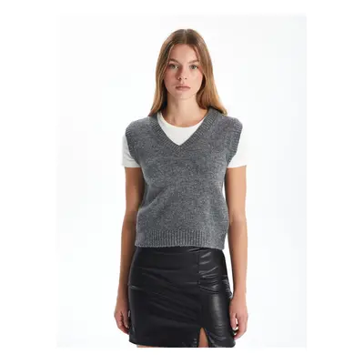 LC Waikiki Women's V-Neck Plain Knitwear Sweater