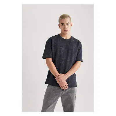 DEFACTO Comfort Fit Crew Neck T-Shirt