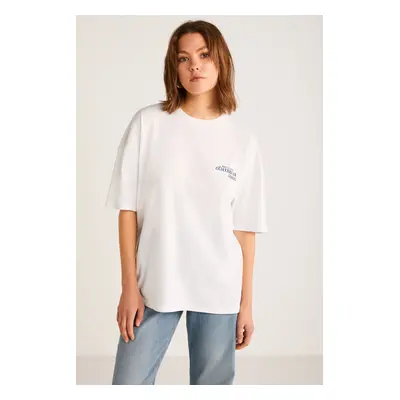 GRIMELANGE Finola Women's Oversize Short Sleeve White T-shirt with Blue Text Detail on the Front