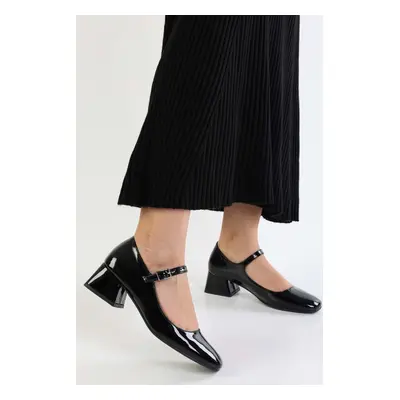 Shoeberry Women's Noua Black Patent Leather Heeled Shoes