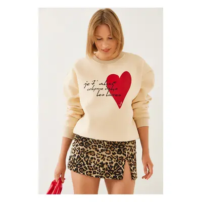 Bianco Lucci Women's Heart and Text Printed Sweatshirt Mbhs023