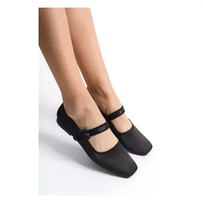 Capone Outfitters Women's Buckle Detailed Satin Ballerinas