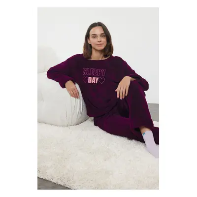 Trendyol Wellsoft Winter Knitted Pajamas Set with Plum Slogan and Heart