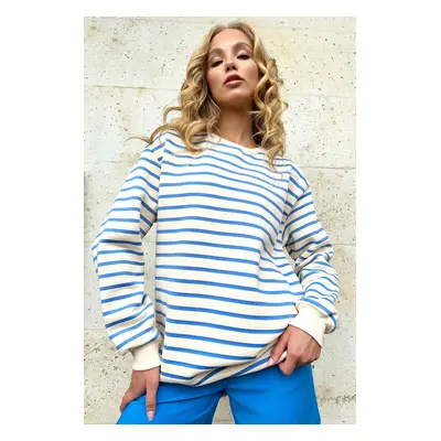 Trend Alaçatı Stili Women's Blue Crew Neck Striped Thread Inside Raised Sweatshirt