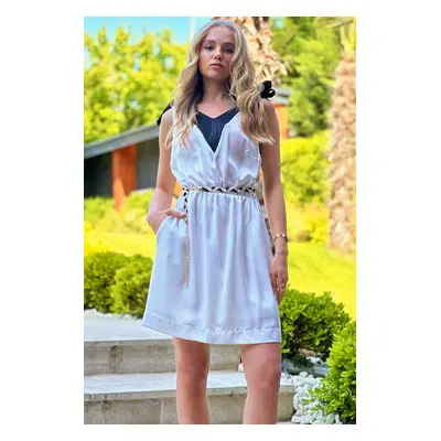 Trend Alaçatı Stili Women's White Strap V-Neck Color Block Lined Belted Woven Dress