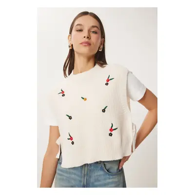 Happiness İstanbul Women's Cream Floral Embroidered Tied Crop Knit Sweater