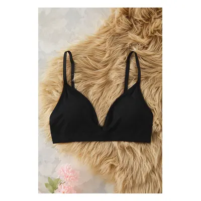 Trendyol Black Single Seamless Non-wired Plain Throw Cup Triangle Bra