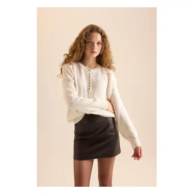 DEFACTO Relax Fit Buttoned Collar Knitwear Sweater