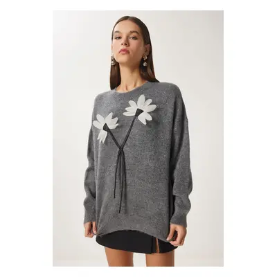 Happiness İstanbul Women's Anthracite Floral Detailed Knitwear Sweater