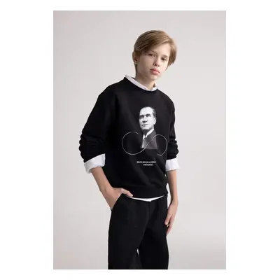 DEFACTO Boy's Crew Neck Atatürk Printed Sweatshirt