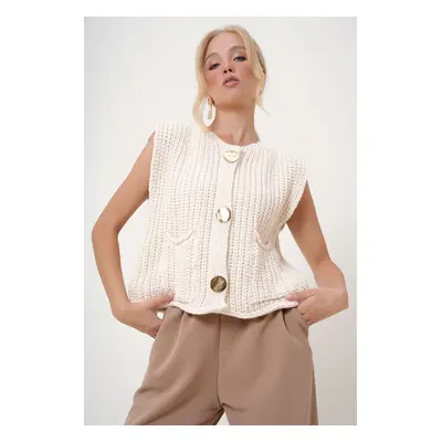 Trend Alaçatı Stili Women's Cream Gold Buttoned Double Pocket Knitted Vest