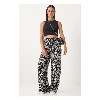 Happiness İstanbul Women's Off-White Black Patterned Loose Viscose Palazzo Trousers