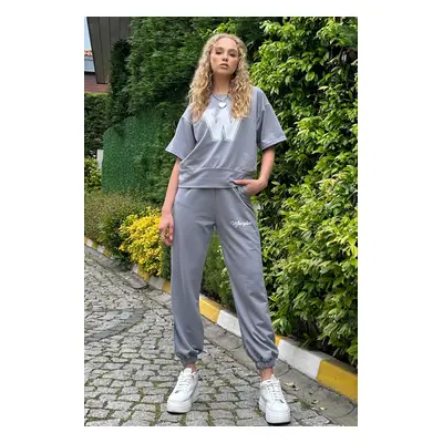 Trend Alaçatı Stili Women's Painted Gray Printed T-Shirt And High Waist Jogging Suit