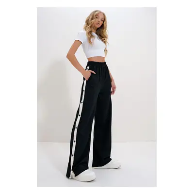 Trend Alaçatı Stili Women's Black Double Pocket Elastic Side Striped Wide Leg Trousers