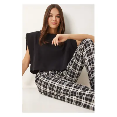 Happiness İstanbul Women's Black and White Patterned Soft Texture Knitted Pajama Bottoms