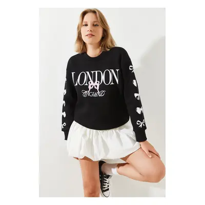 Bianco Lucci Women's Triple Thread Raised London Life Graphic Print Sweatshirt MBHS004