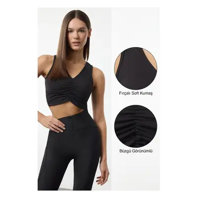 Trendyol Black Soft Brushed Fabric Support/Shaping Knitted Sports Bra